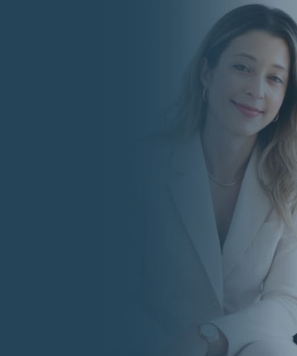 Imagem do hero que exibe a psicóloga Paula Britto